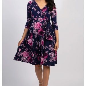 Pinkblush navy floral v neck wrap maternity dress. Size: Medium